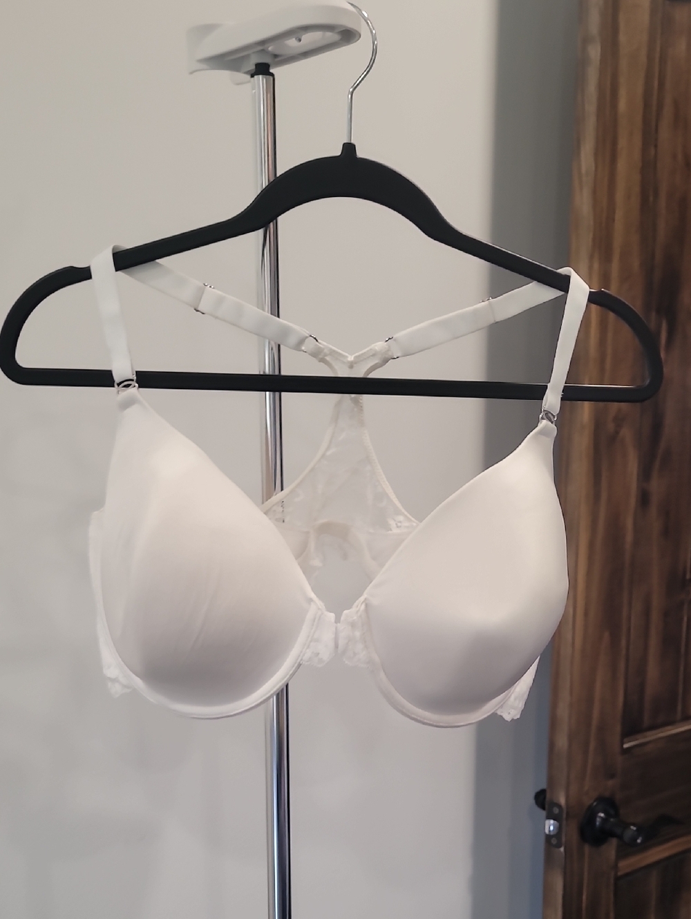 Maidenform White Padded Racerback Bra with Smooth Cups